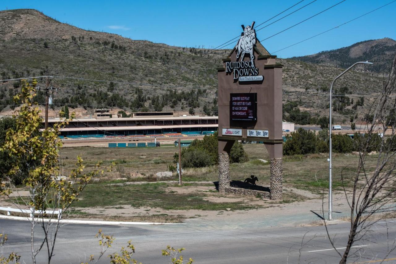 Tiny Two, 2 Bedrooms, Midtown, Sleeps 4 Ruidoso Zewnętrze zdjęcie